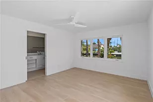 624 Dundee Ln, Holmes Beach, FL 34217 - Photo 27