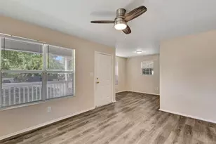 304 21st St W, Palmetto, FL 34221 - Photo 9