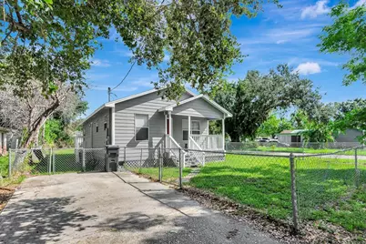 304 21st Street W, Palmetto, FL 34221 - Photo 5