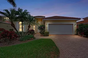 7270 Alicante Dr, Sarasota, FL 34238 - Photo 3