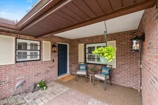 511 Pebble Springs Ct, Winter Haven, FL 33884 - Photo 3