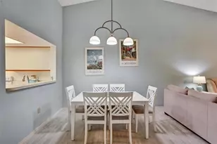 6221 Timberlake Dr, Sarasota, FL 34243 - Photo 9