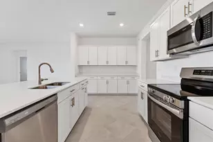 19095 Cabernet Ct, Venice, FL 34293 - Photo 9