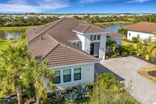 8921 Artisan Wy, Sarasota, FL 34240 - Photo 5