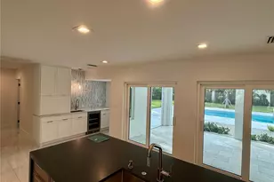 1359 Harbor Dr, Sarasota, FL 34239 - Photo 15