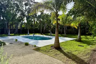 1359 Harbor Dr, Sarasota, FL 34239 - Photo 63