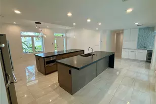 1359 Harbor Dr, Sarasota, FL 34239 - Photo 5