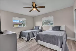 2544 Carlisle Pl, Sarasota, FL 34231 - Photo 21