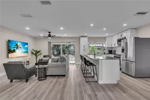 2544 Carlisle Pl, Sarasota, FL 34231 - Photo 5