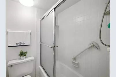 7201 Curtiss Avenue #2D, Sarasota, FL 34231 - Photo 21