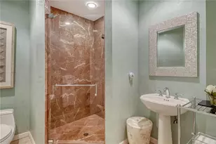 1300 Benjamin Franklin Dr, Sarasota, FL 34236 - Photo 33
