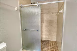 3486 Parkridge Cir, Sarasota, FL 34243 - Photo 19