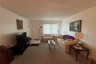 8101 11th St N, Saint Petersburg, FL 33702 - Photo 13
