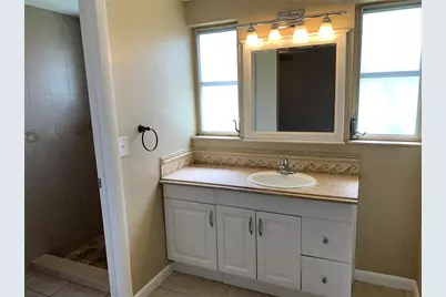 3370 Spring Mill Circle, Sarasota, FL 34239 - Photo 9