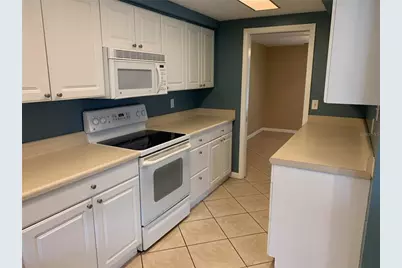 3370 Spring Mill Circle, Sarasota, FL 34239 - Photo 7