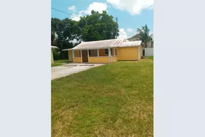 805 22nd Avenue W, Bradenton, FL 34205 - Photo 1