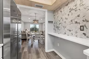 3661 Lake Bayshore Dr, Bradenton, FL 34205 - Photo 7