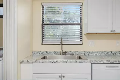 2004 Wood Hollow Place, Sarasota, FL 34235 - Photo 11