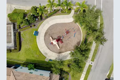 5438 Cartagena Drive, Sarasota, FL 34233 - Photo 71