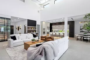 2467 Hyde Park St, Sarasota, FL 34239 - Photo 7