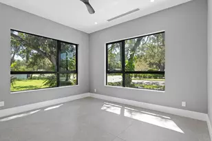 2467 Hyde Park St, Sarasota, FL 34239 - Photo 23