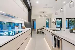 2467 Hyde Park St, Sarasota, FL 34239 - Photo 13