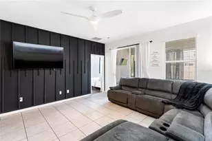 5702 Los Robles Ct, Palmetto, FL 34221 - Photo 9