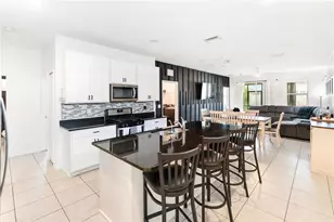 5702 Los Robles Ct, Palmetto, FL 34221 - Photo 5