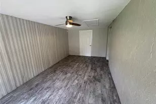 302 Colonia Ln E, Nokomis, FL 34275 - Photo 11