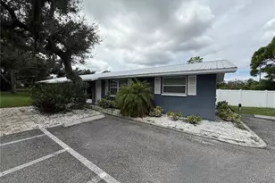 302 Colonia Ln E, Nokomis, FL 34275 - Photo 1