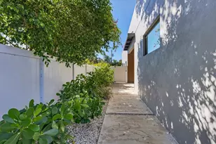 2222 Webber St, Sarasota, FL 34239 - Photo 11