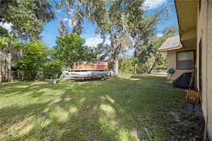 902 27th St E, Bradenton, FL 34208 - Photo 37