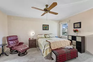 4424 Meadow Creek Cir, Sarasota, FL 34233 - Photo 15