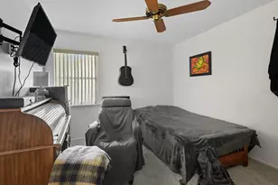 4424 Meadow Creek Cir, Sarasota, FL 34233 - Photo 15