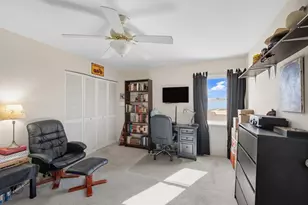 4424 Meadow Creek Cir, Sarasota, FL 34233 - Photo 17