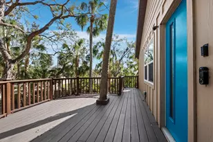 3376 S Seclusion Dr, Sarasota, FL 34239 - Photo 3