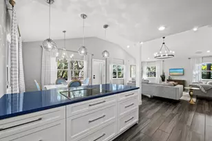 3376 S Seclusion Dr, Sarasota, FL 34239 - Photo 15