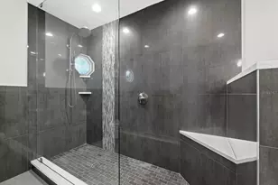 3376 S Seclusion Dr, Sarasota, FL 34239 - Photo 19