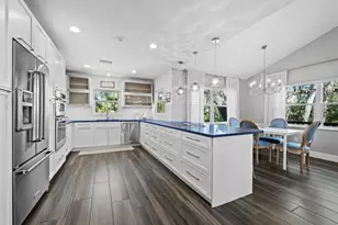 3376 S Seclusion Dr, Sarasota, FL 34239 - Photo 13