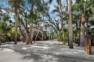 3376 S Seclusion Dr, Sarasota, FL 34239 - Photo 1