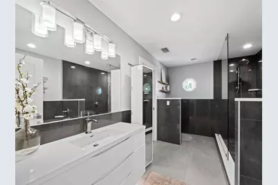 3376 S Seclusion Drive, Sarasota, FL 34239 - Photo 17