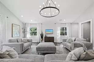 3376 S Seclusion Dr, Sarasota, FL 34239 - Photo 9