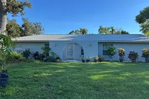 2424 51st St, Sarasota, FL 34234 - Photo 3