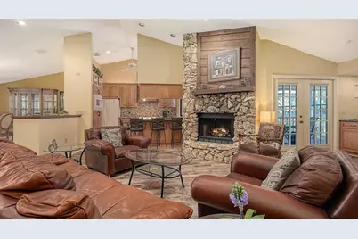 4390 Woodview Drive, Sarasota, FL 34232 - Photo 11