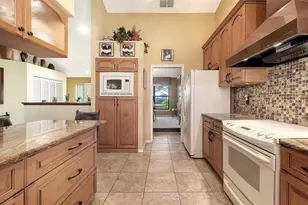 4390 Woodview Dr, Sarasota, FL 34232 - Photo 19