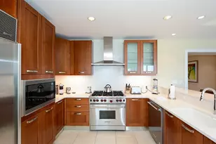 915 Seaside Dr, Sarasota, FL 34242 - Photo 9