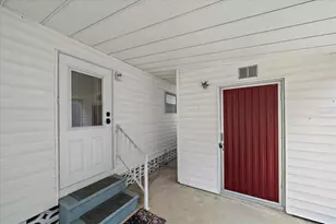 17 Flores Dr, Palmetto, FL 34221 - Photo 25