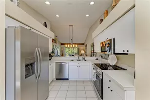 9470 High Gate Dr, Sarasota, FL 34238 - Photo 13