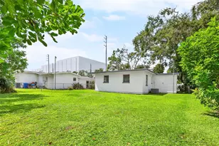 911 13th St E, Bradenton, FL 34208 - Photo 11