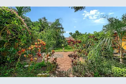 4873 Huntleigh Drive, Sarasota, FL 34233 - Photo 35